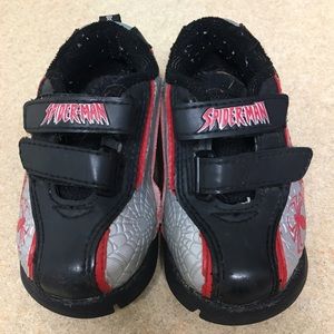 Marvel Superman Baby Runners | Black | Size 4